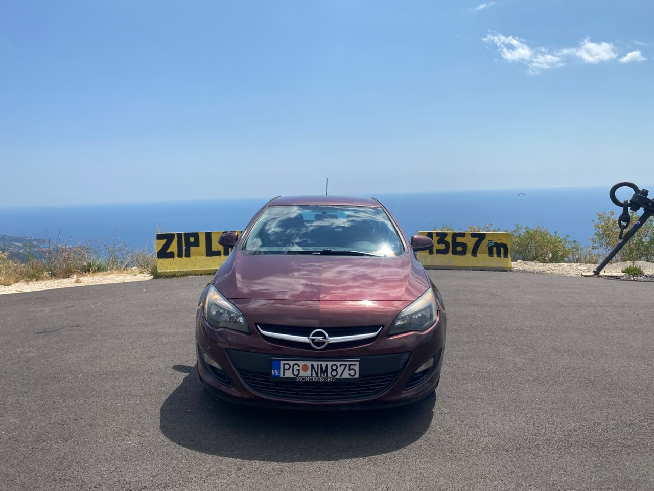 Opel Astra Sedan Bordo