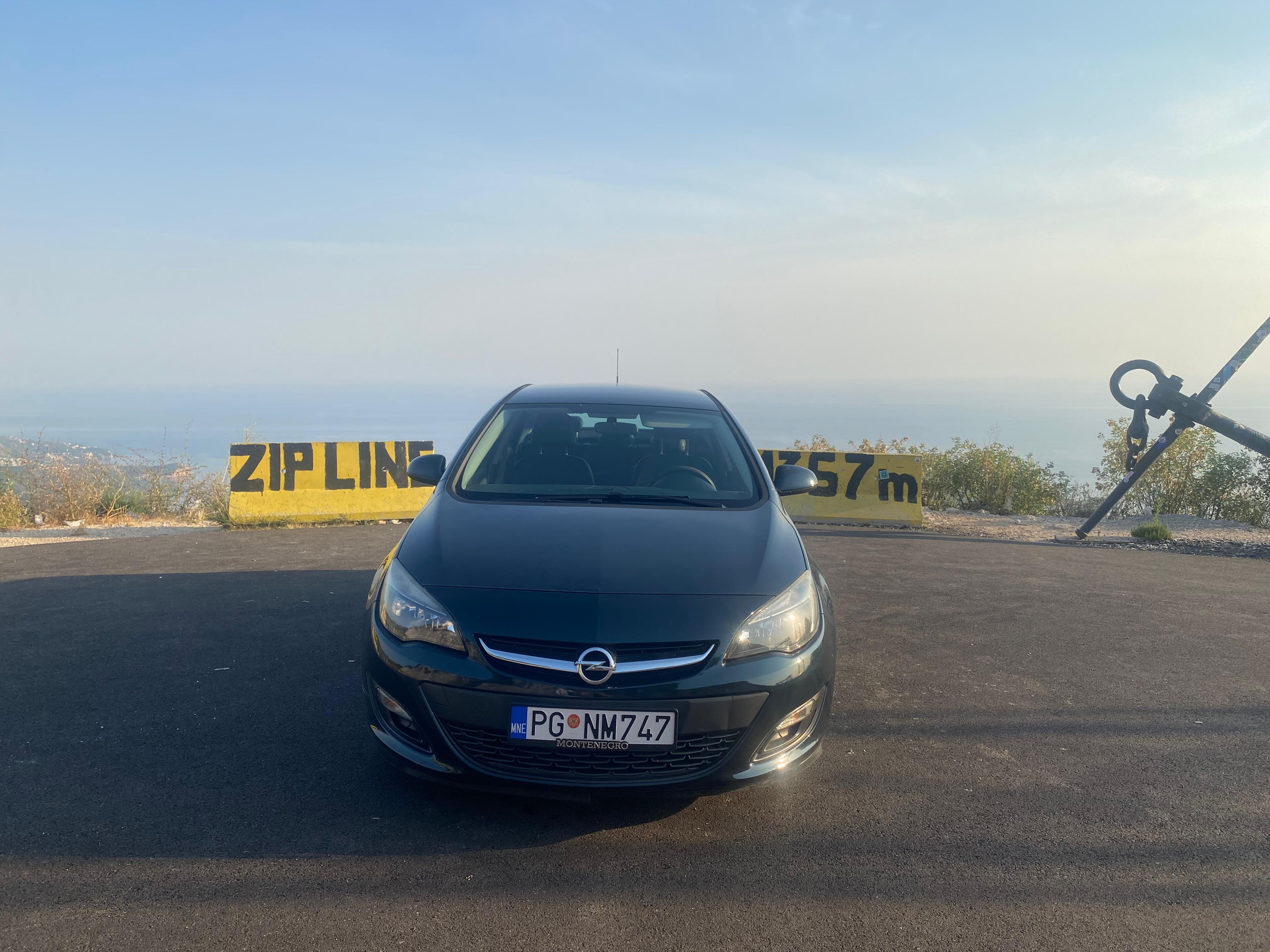 Opel Astra Sedan Yeşil